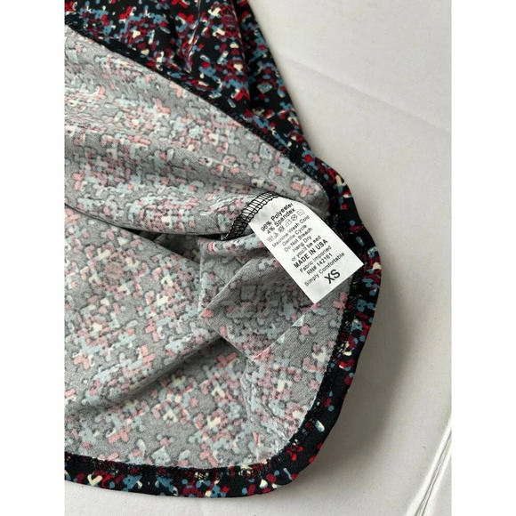 LuLaRoe Women’s Irma Tunic T-Shirt Top Size XS Multi Geo - Picture 4 of 6